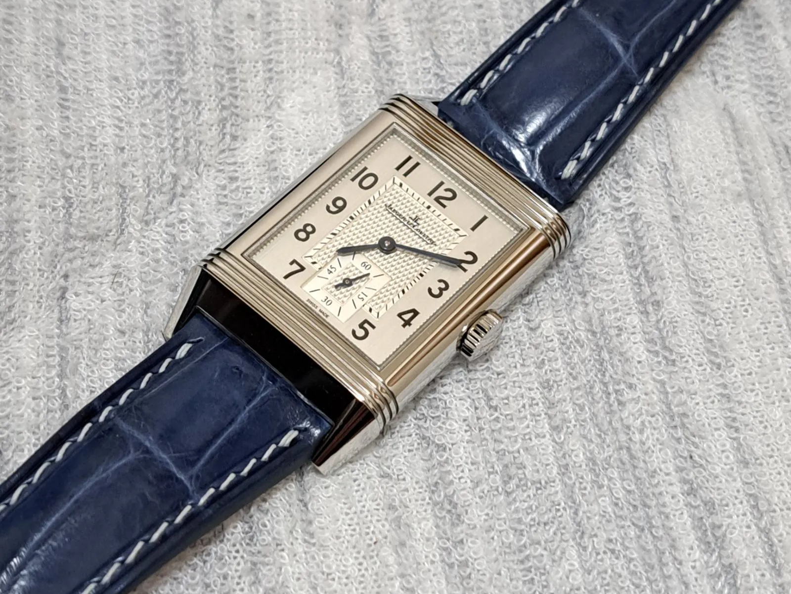 ジャガールクルト レベルソ クラシック ラージ デュオ スモールセコンド用 クロコダイル革 ブルーグレー 白ステッチ時計ベルト革