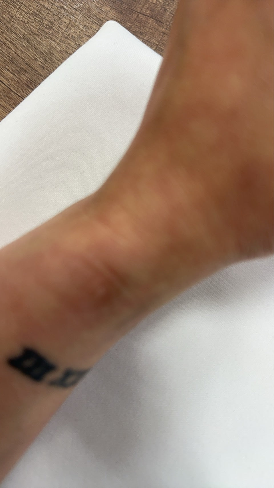 Obrey用 オーストリッチレッグ ブラック 裏面ステッチなし時計ベルト革 - 敏感肌対応 痛くない腕時計バンド