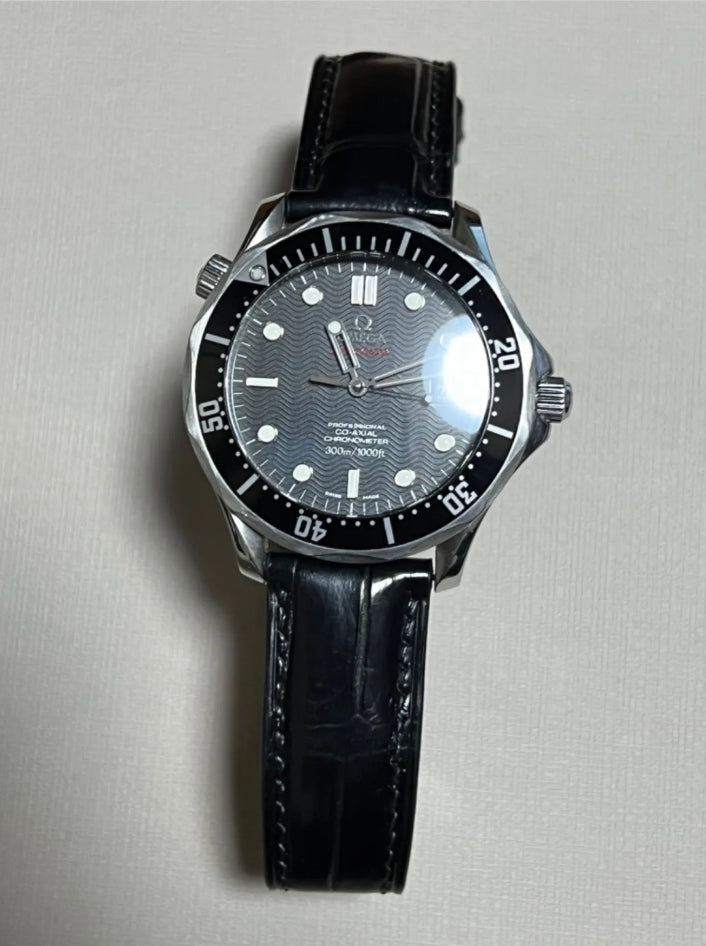 OMEGA シーマスター 300用 ブラッククロコダイル 同系色ステッチ時計ベルト革 腕時計バンドオーダー