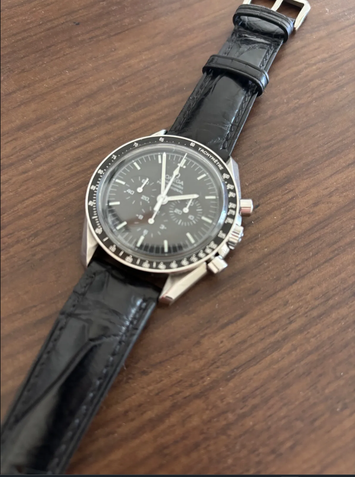 オメガ スピードマスター プロフェッショナル クロノグラフ用 ブラッククロコダイル 同系色ステッチ時計ベルト革 腕時計バンドオーダー