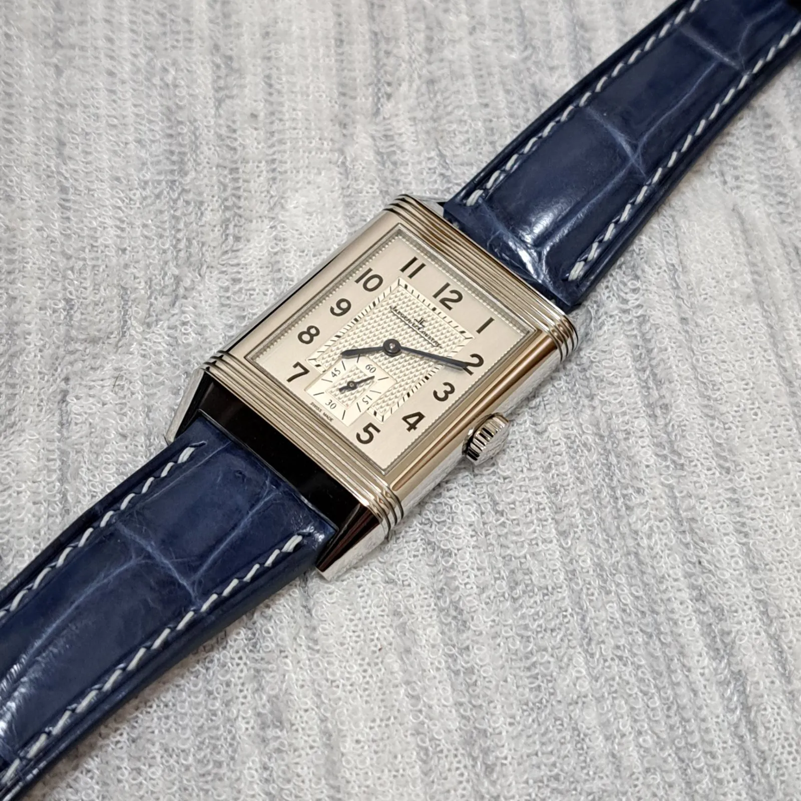ジャガールクルト レベルソ クラシック ラージ デュオ スモールセコンド用 クロコダイル革 ブルーグレー 白ステッチ時計ベルト革